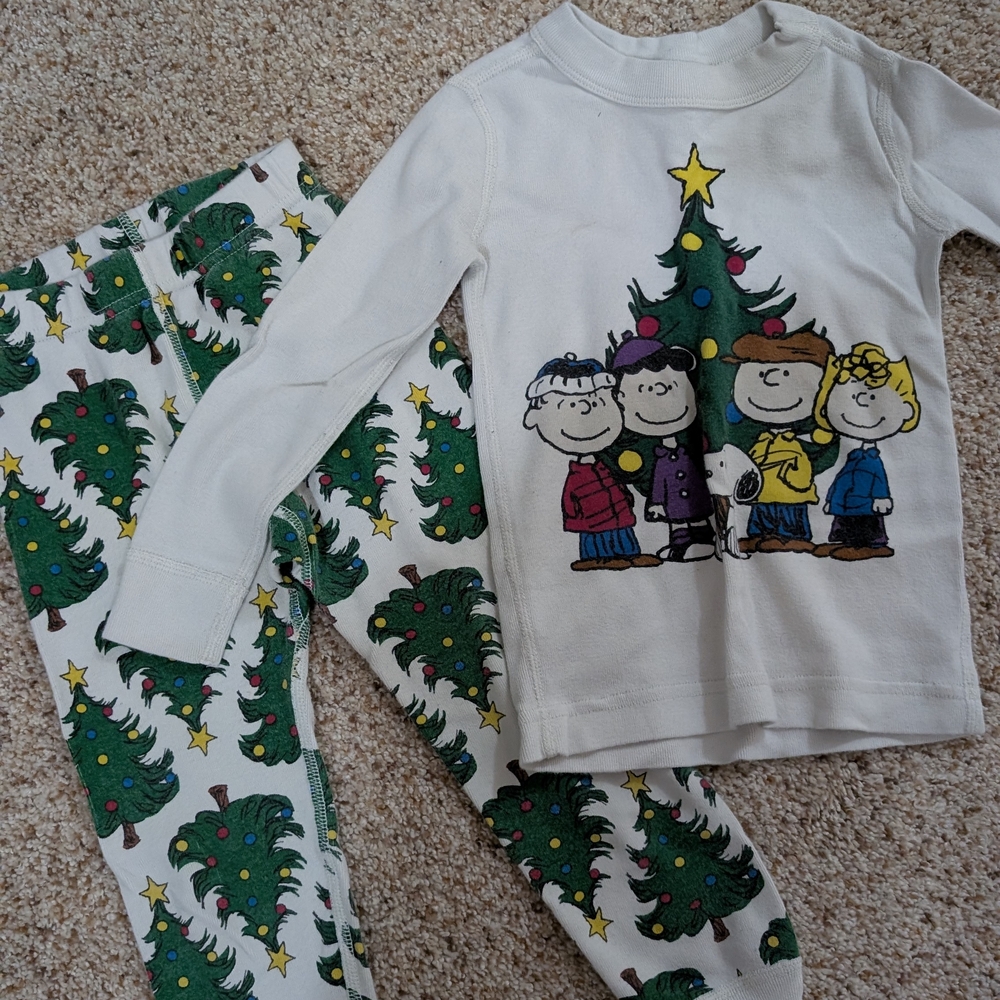 Peanuts Christmas Tree Kids Pajamas - White and Green